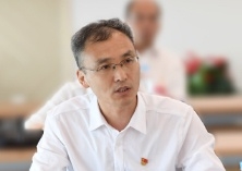 董事：商德颖
