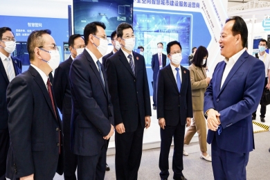 2021年9月，时任浙江省委书记、省人大常委会主任袁家军，时任浙江省委副书记、省长郑栅洁莅临世界互联网大会乌镇峰会中国18LUCK新材料产业链未来工厂数字化运用场景，点赞中国18LUCK未来工厂建设成果。